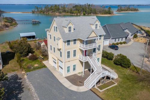 Waterfront Home With Pool Dock Gameroom And Kayaks - Virginia