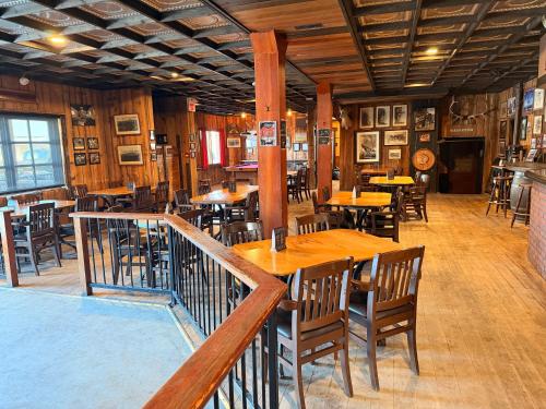 Twin Cities Hotel in Turner Valley (AB)