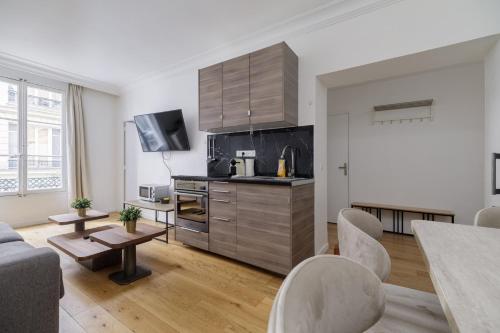 Apartment with AC - 2BDR-6PAX - Champs Élysées