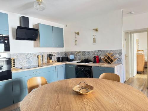 Cosy-tout-a-pieds neuf coeur Saint-Raphael in Saint-Raphael