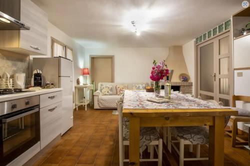 Alghero Guest House, Oasi tra gli Ulivi con Piscina e Fresche Suites in Seminterrato - Poglina