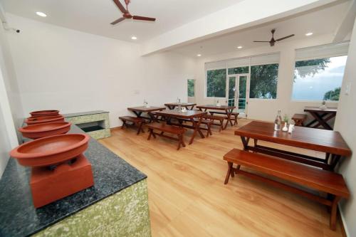 Rock N Brook Resort Kanthalloor in Pambanar