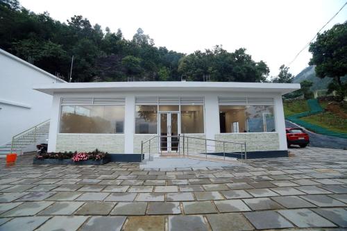 Rock N Brook Resort Kanthalloor in Pambanar