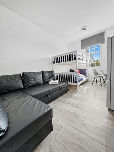 Family Rooms for 6 in Zone 2 - Willesden Green, Londres