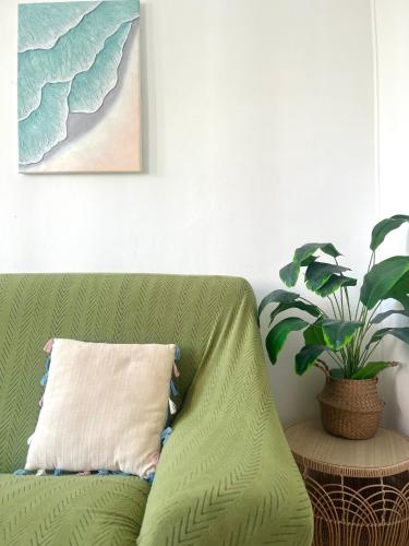 Stylish 2 Bedrooms near Metro 1 King bed & quiet retreat in Saint Mande