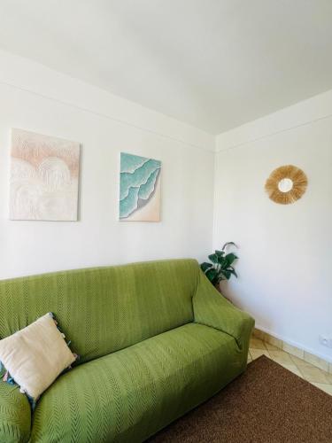 Stylish 2 Bedrooms near Metro 1 King bed & quiet retreat in Saint Mande