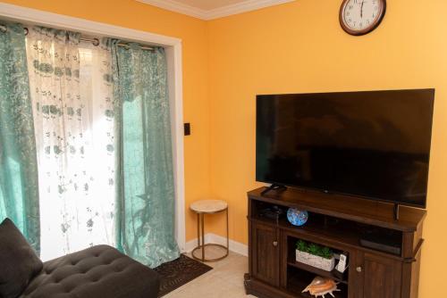 Timeless Elegance One Bedroom Suite - image 9