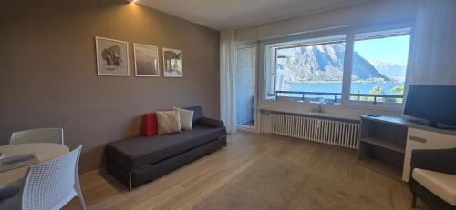  Bianca Apartment in Bissone