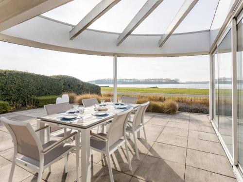 balkon/terras, Veerse Meer Natuurvilla in Kamperland