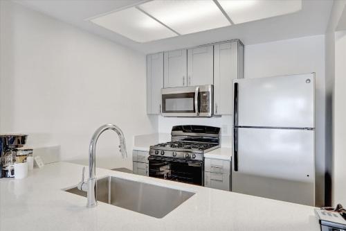 Oceanside Marina Suites - A Waterfront Hotel in Oceanside, USA