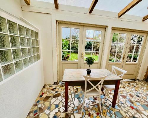 Maison privée de 70m2 avec pergola Et jardin à 15min centre de Strasbourg Chez Regine - Location saisonnière - Schiltigheim