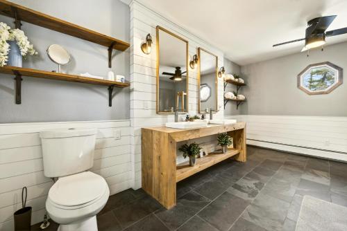 Aqua Aire Inn & Suites - image 12