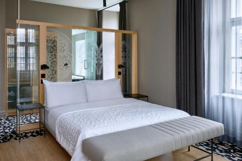 1 queen bed