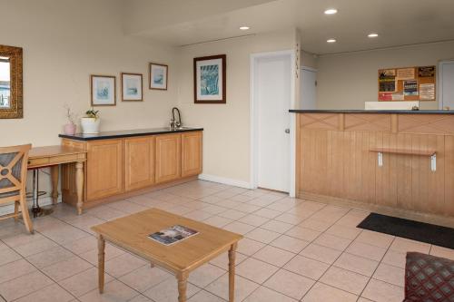 Sand Dollar Inn - image 21