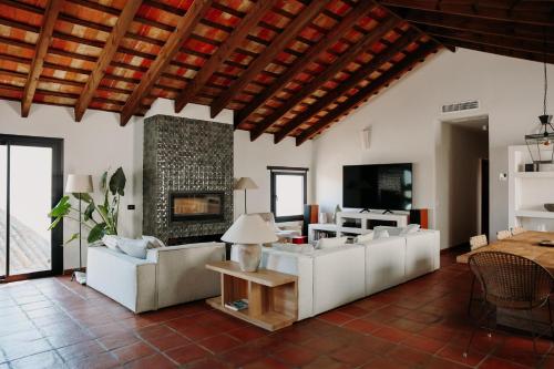 Beautiful villa with private pool and mountain views in Jimena De La Frontera