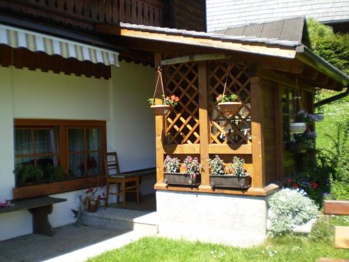 Dārzs, Bauernhof Unterkrug in Zedlitzdorf