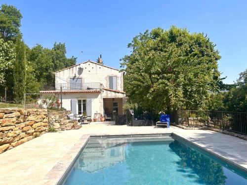 Mas et Gîte Piscine, Rivière et Forêt Sainte Baume - Location, gîte - Auriol