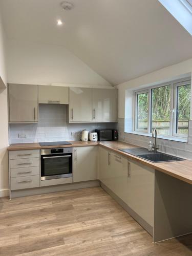 Newly renovated large home that sleeps 7 people — other in 33 Horspath Road, Oxford United Kingdom, OX4 2QL