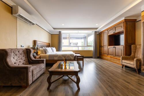 room detail thumbnail 0
