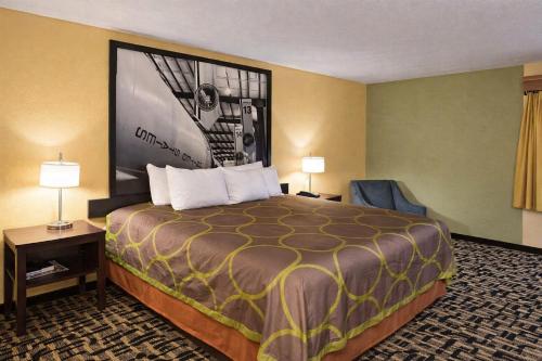 Super 8 By Wyndham Pasadena in Pasadena