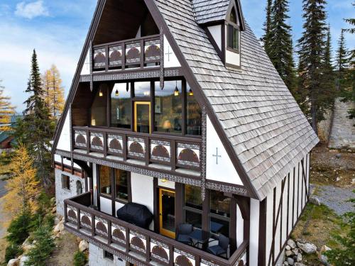 Ski-InSki-Out Schweitzer Chalet Private Hot Tub - Guest Favorite in סנדפוינט(אי די)