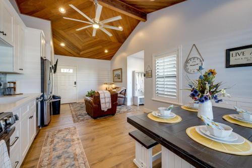 Private Pool & Hot Tub! Relaxing Mesa Apartment in Salt River Reservation