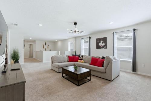 Solterra Serenity 7BR Luxury Estate w Private Pool - image 5