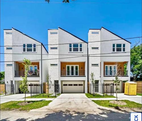 Villa De Briley in Houston, USA