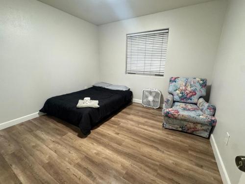 room detail thumbnail 1