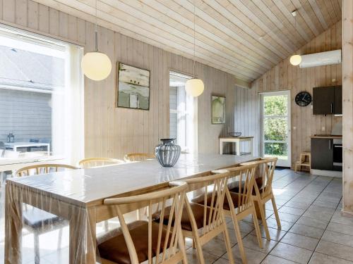 Comoditats, 10 person holiday home in Storvorde-By Traum in Egense
