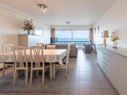 Apartment In Middelkerke, Beach Views - Middelkerke