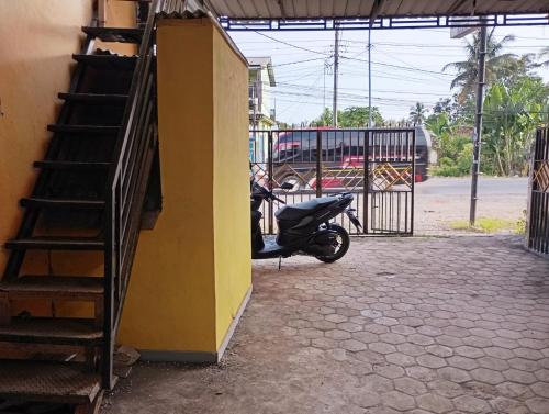 RedDoorz at Vera Guesthouse Alun Alun Kutoarjo in Kutoarjo