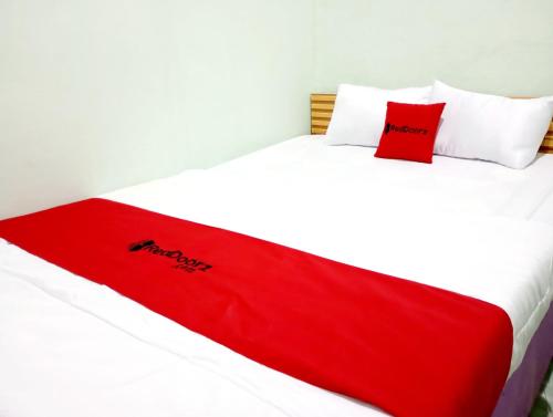 RedDoorz at Vera Guesthouse Alun Alun Kutoarjo in Kutoarjo