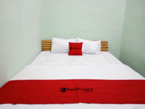 RedDoorz at Vera Guesthouse Alun Alun Kutoarjo in Kutoarjo