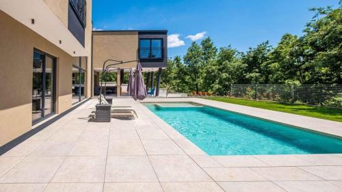 Villa with Pool in Divsici-Istrien 55378 - Location, gîte - Divšići