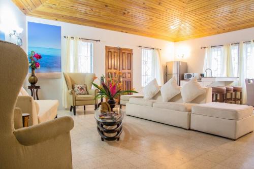 Sandys Oceanview Vacation Villa & Venue- 5-7bd in พอร์ต มาเรีย