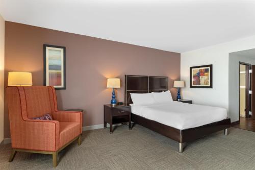 Hilton Garden Inn Houston NW America Plaza - image 32