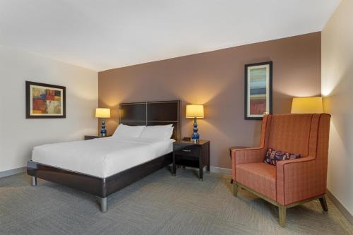 Hilton Garden Inn Houston NW America Plaza - image 26