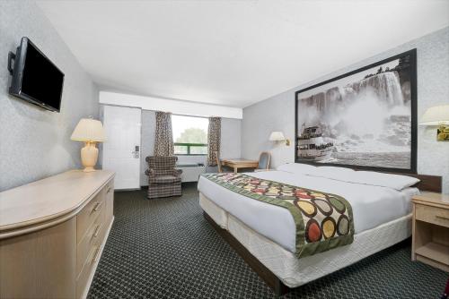 Super 8 By Wyndham Niagara Falls North in Niagara Falls (ON)
