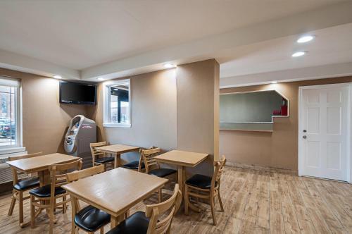 Quality Inn Near Pimlico Racetrack in Baltimore, USA