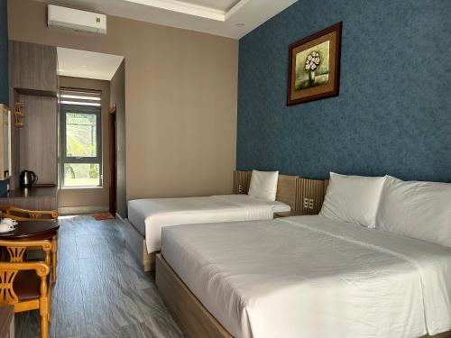 room detail thumbnail 1