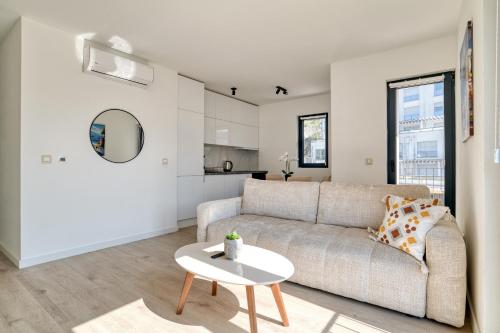 Cozy Dobrota Apartment by MN Property - image 2