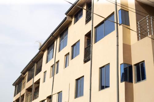 E&V APARTMENT Berger Express in Olowora