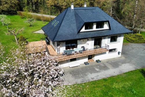 Beautiful villa on the slopes of Lake Aiguebelette! in Saint-Alban-de-Montbel