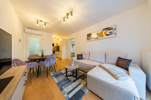 Zagreb 243 - Zagreb - 2 Bedroom - Garage - Balcony - New - Apartment - Parking - Flexible Keybox Entry - Modern - Monthly Rent - WiFi - Location saisonnière - Zagreb