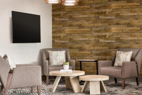 Candlewood Suites Springfield By IHG 4