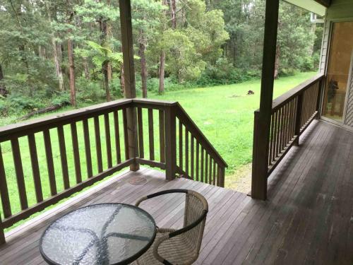 شرفة/ تراس, Emerald Creek Cottages in Emerald