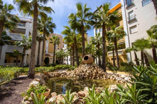 Buganvilla Apartment, 95m2, 3 Bedrooms, Terrace, 300m to Los Locos Beach in Torrevieja