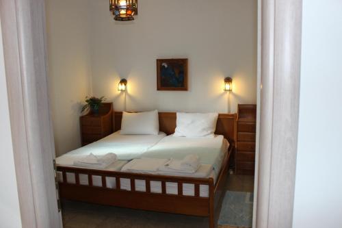 2 bedrooms, 3 beds
