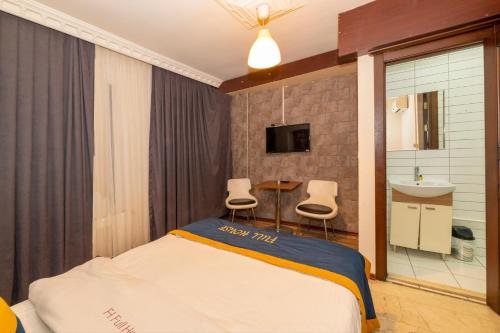 room detail thumbnail 1